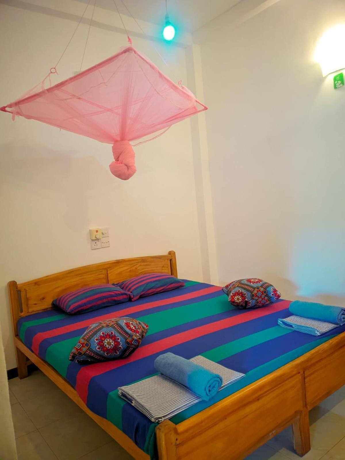 Mila Rest Garden Hotell Mirissa Rum bild