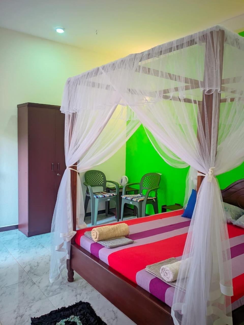 Mila Rest Garden Hotell Mirissa Rum bild